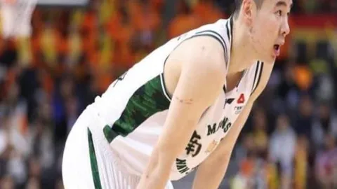 詹依莲夺女子拳击世锦赛金牌